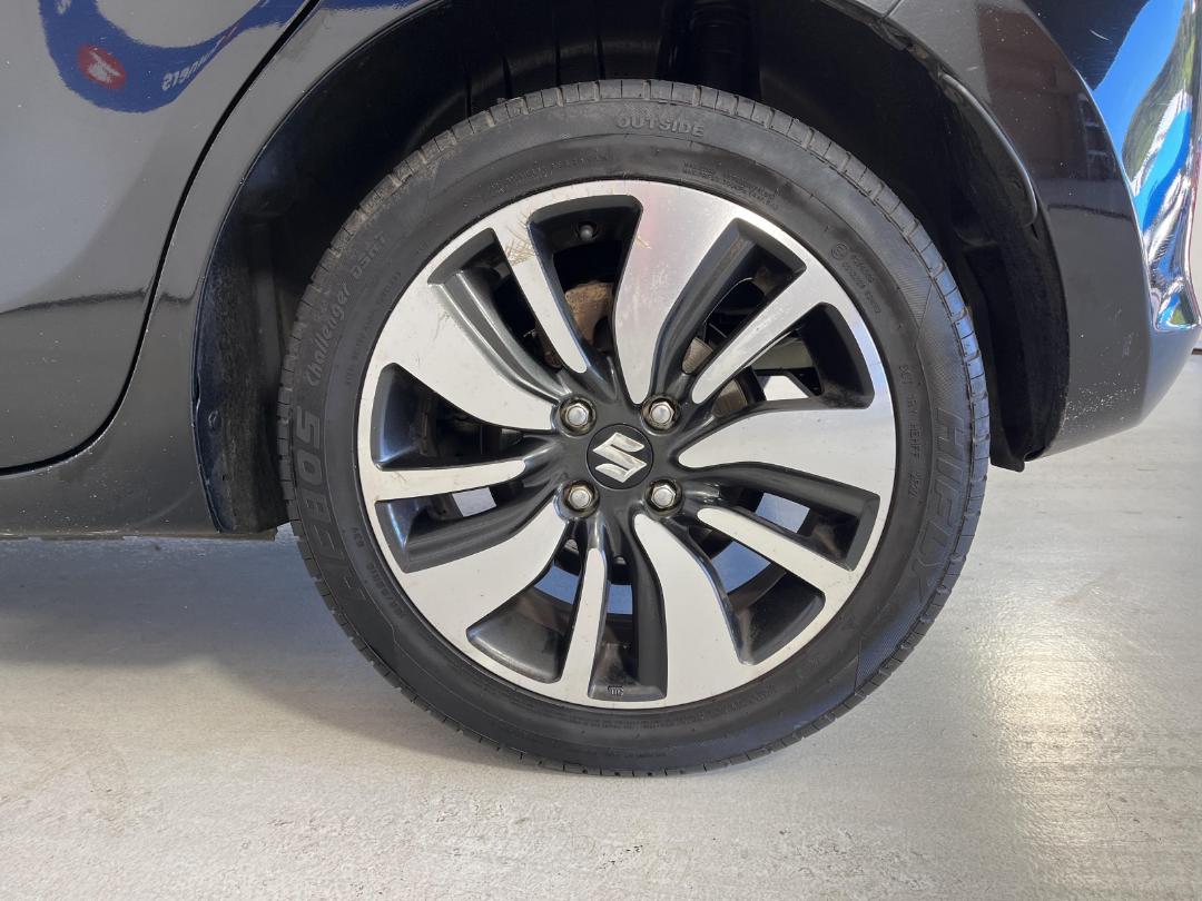 Photo '11' of Suzuki Swift