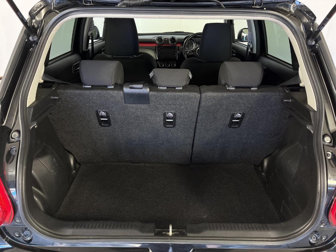 Photo '14' of Suzuki Swift