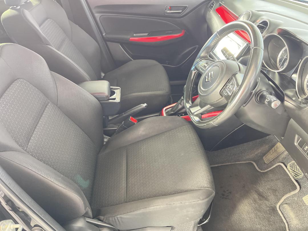 Photo '16' of Suzuki Swift