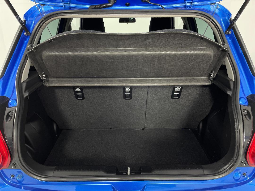 Photo '14' of Suzuki Swift