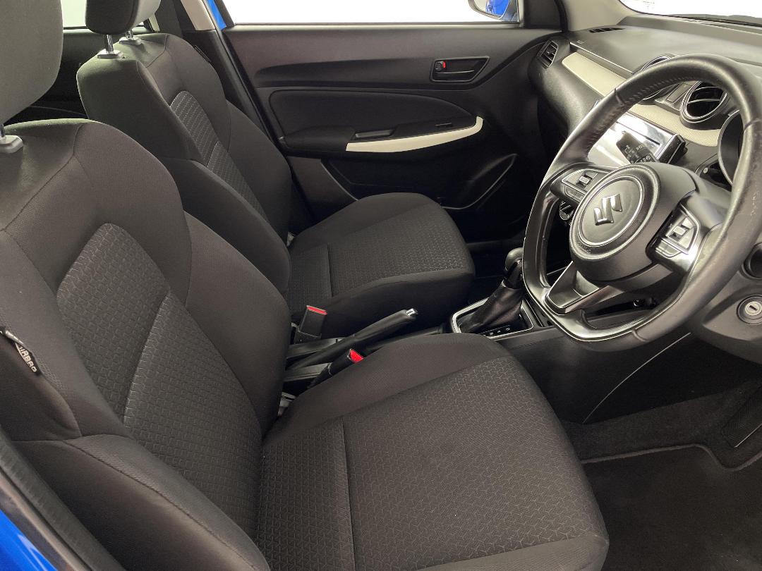 Photo '16' of Suzuki Swift