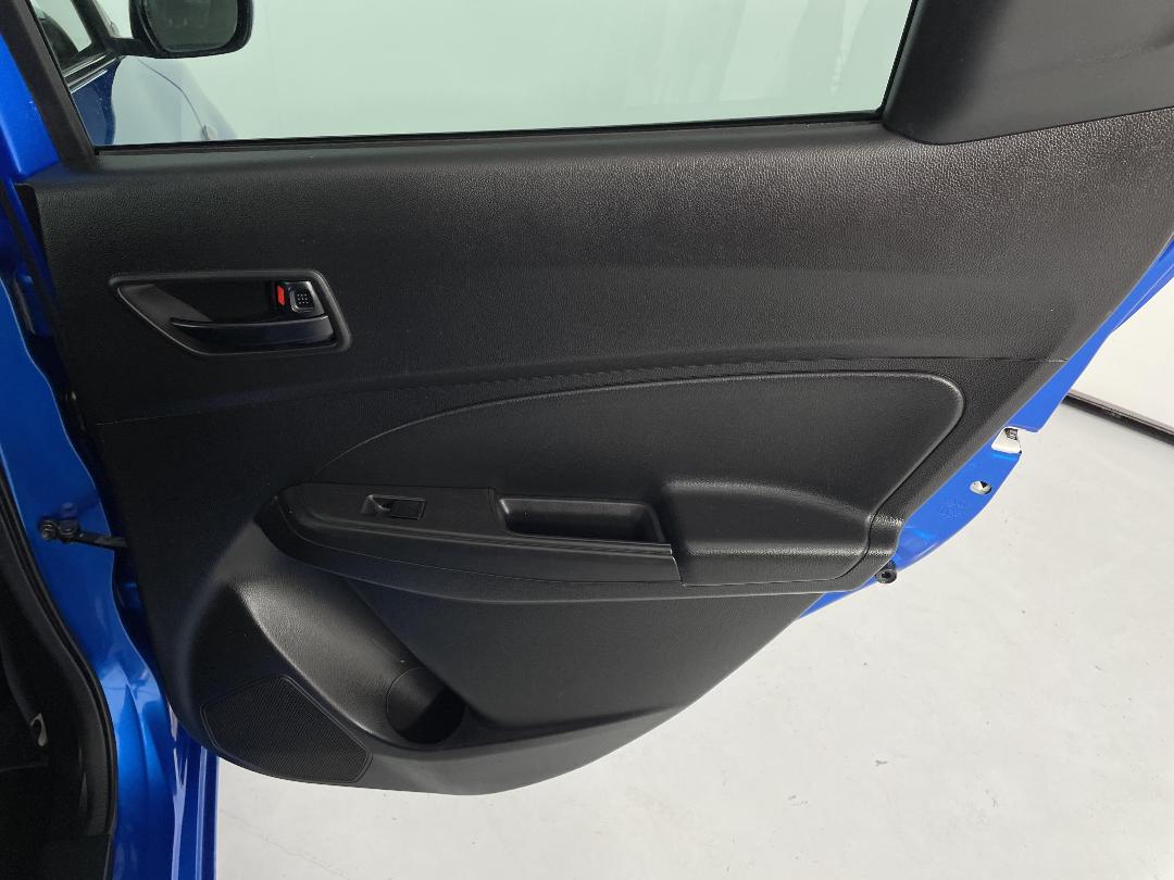 Photo '19' of Suzuki Swift