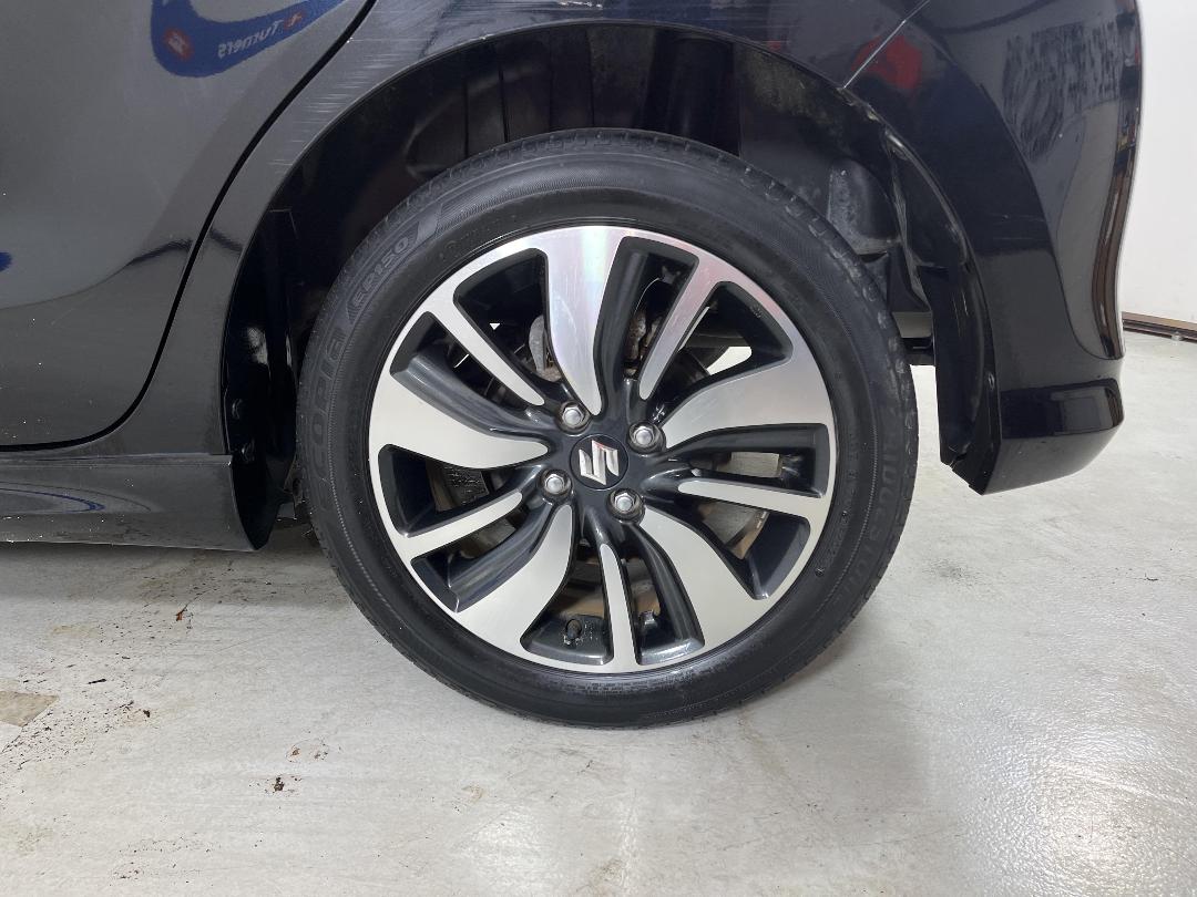 Photo '11' of Suzuki Swift