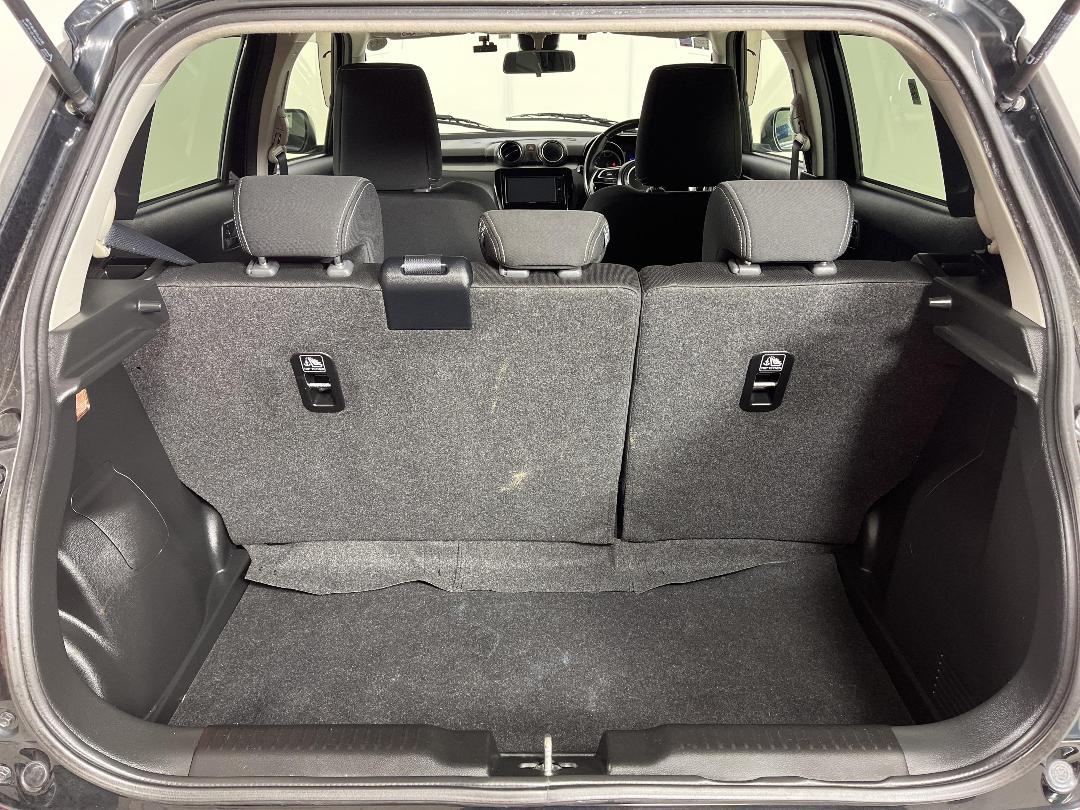 Photo '14' of Suzuki Swift