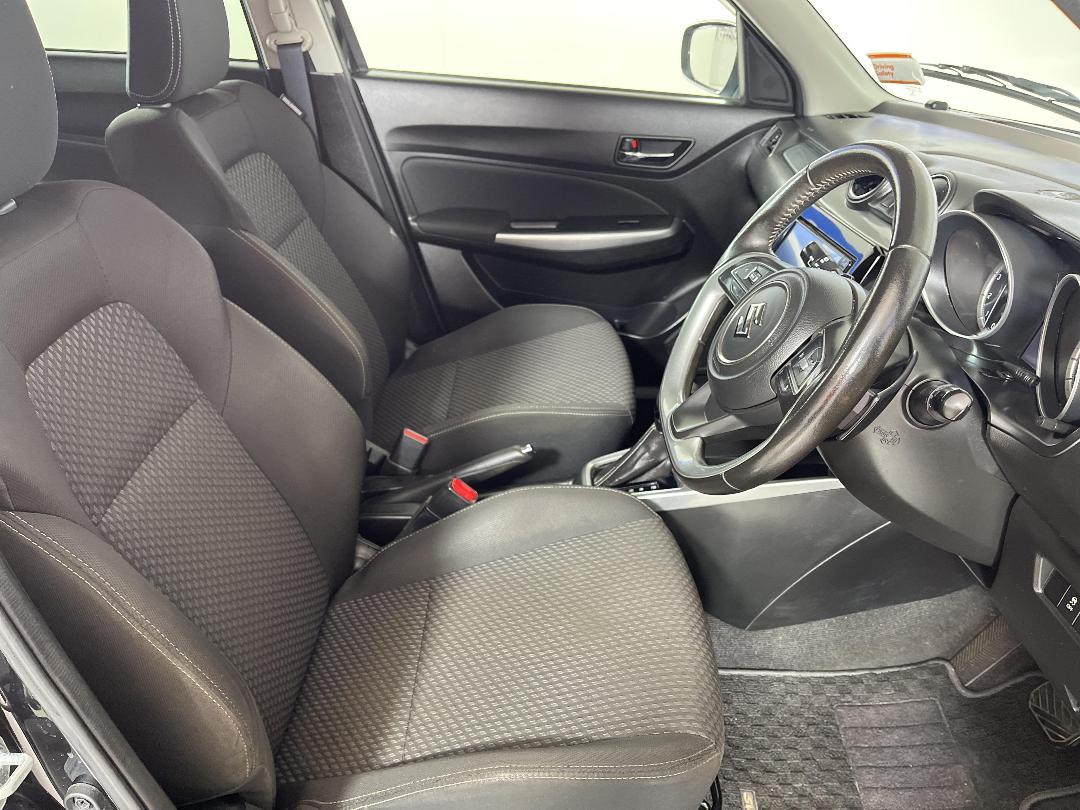 Photo '16' of Suzuki Swift