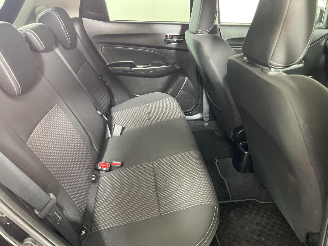 Photo '20' of Suzuki Swift