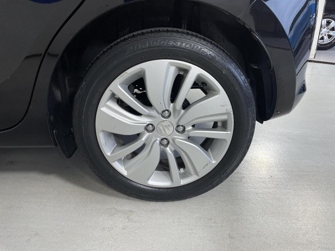 Photo '11' of Suzuki Swift