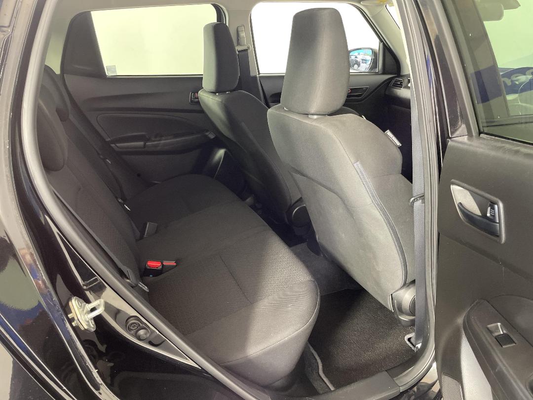 Photo '20' of Suzuki Swift