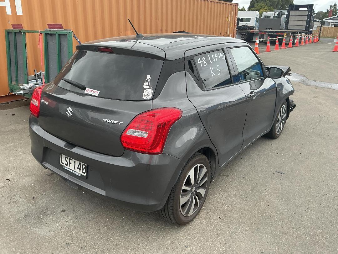 Photo '6' of Suzuki Swift RS