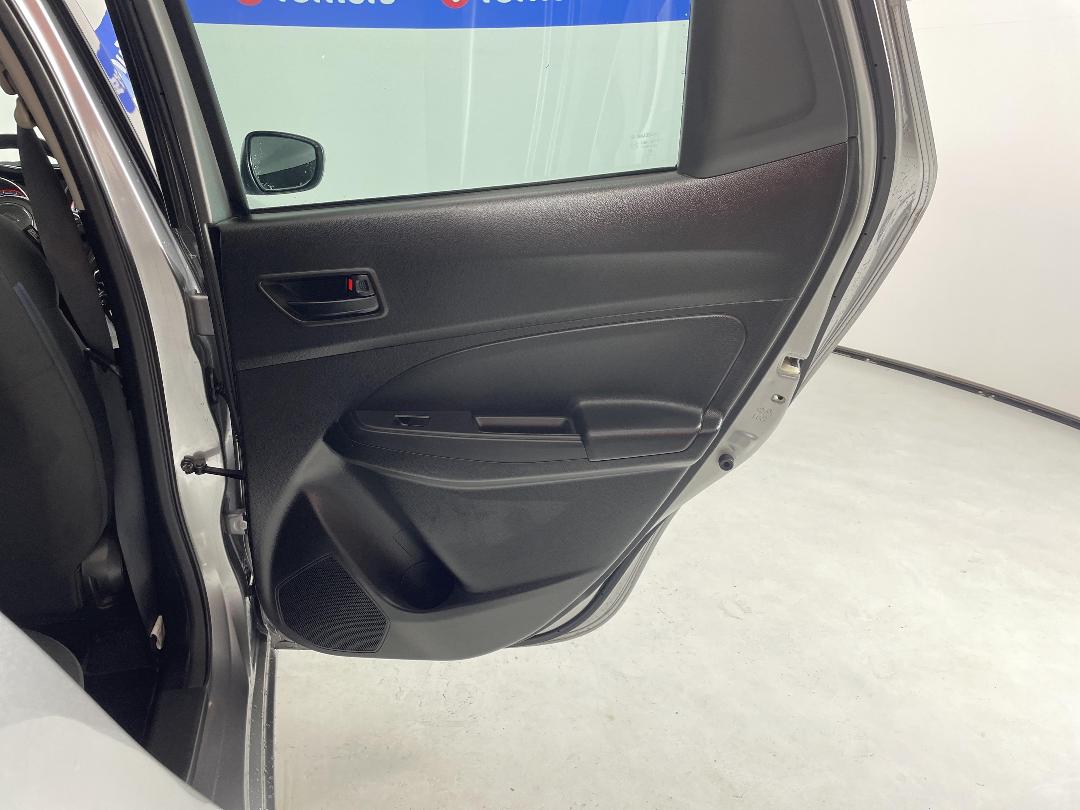 Photo '19' of Suzuki Swift