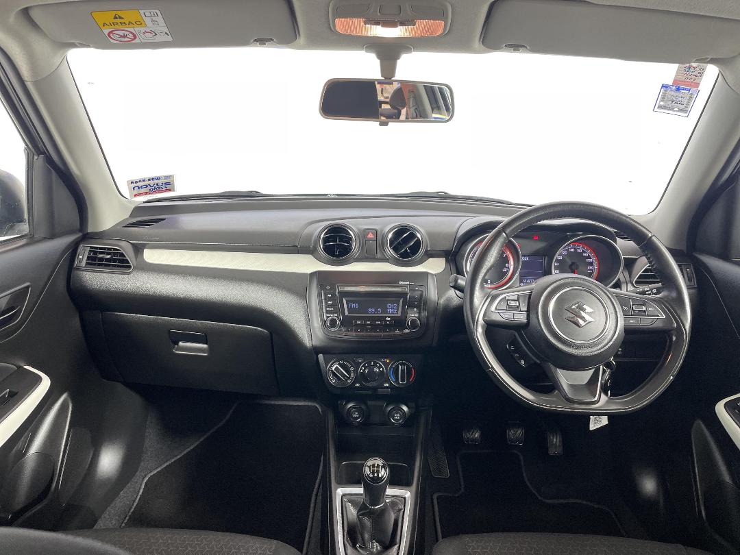 Photo '17' of Suzuki Swift