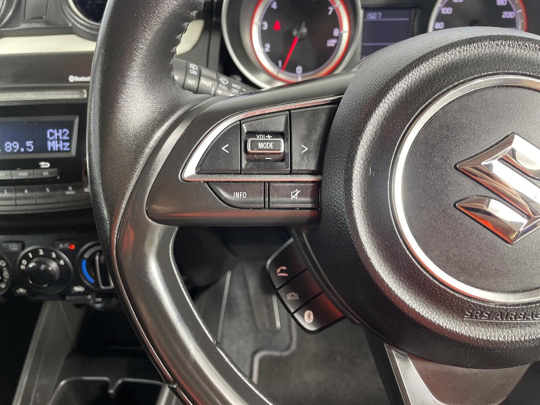 Photo '23' of Suzuki Swift