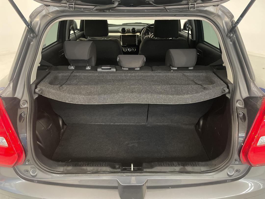 Photo '14' of Suzuki Swift Photo '14' of Suzuki Swift