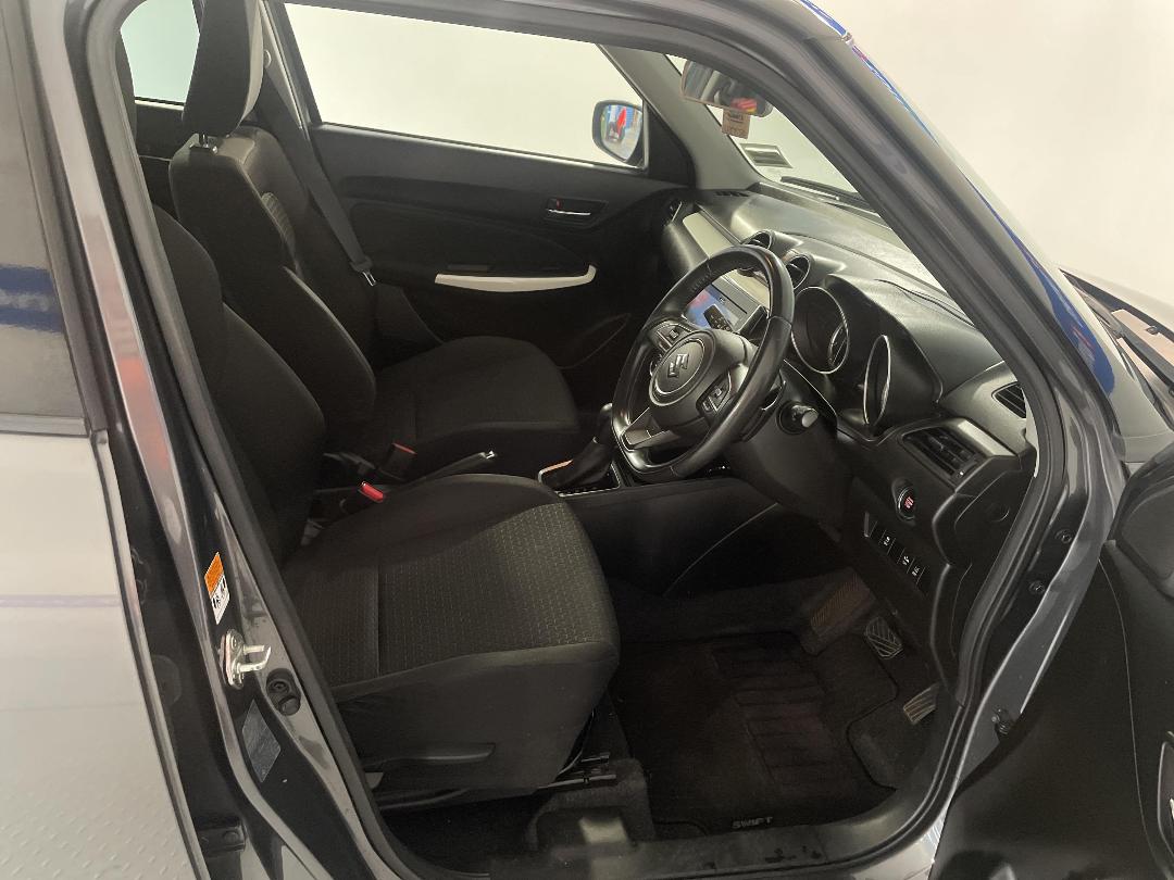 Photo '16' of Suzuki Swift Photo '16' of Suzuki Swift