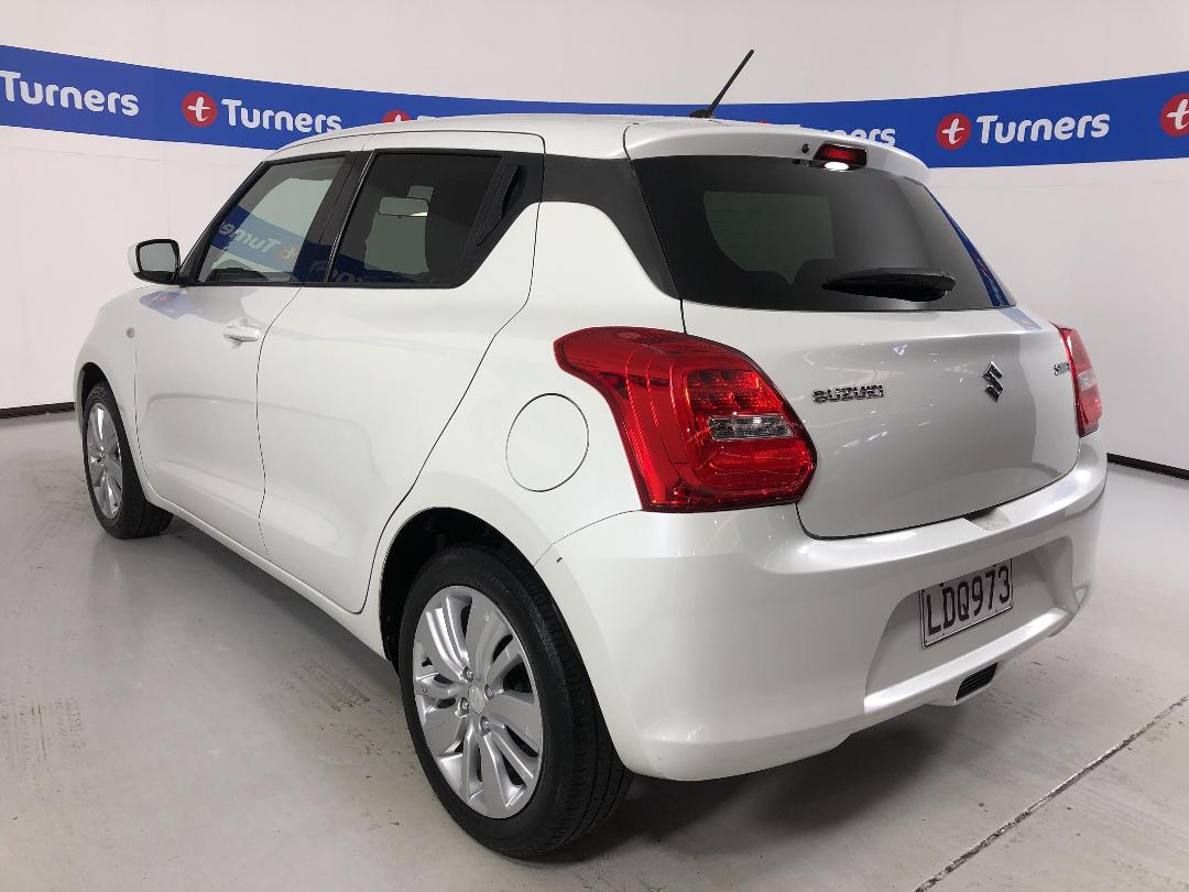 Photo '5' of Suzuki Swift