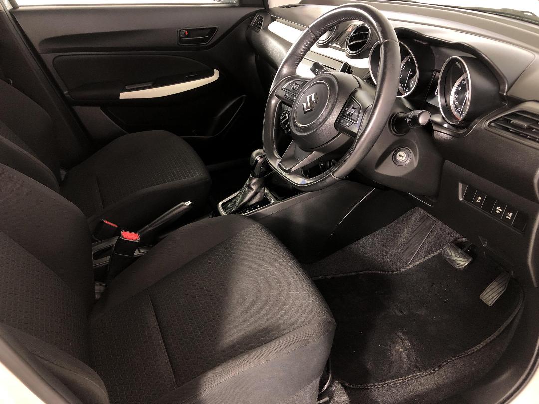 Photo '16' of Suzuki Swift