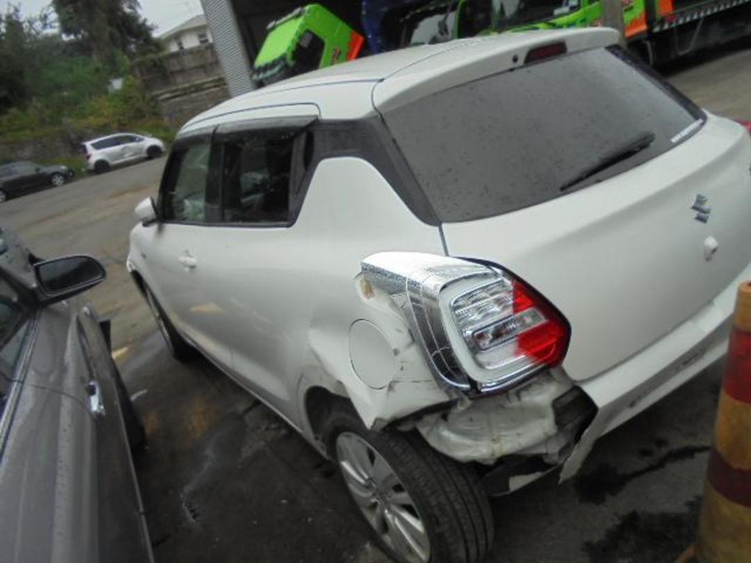 Photo '4' of Suzuki Swift Hybrid