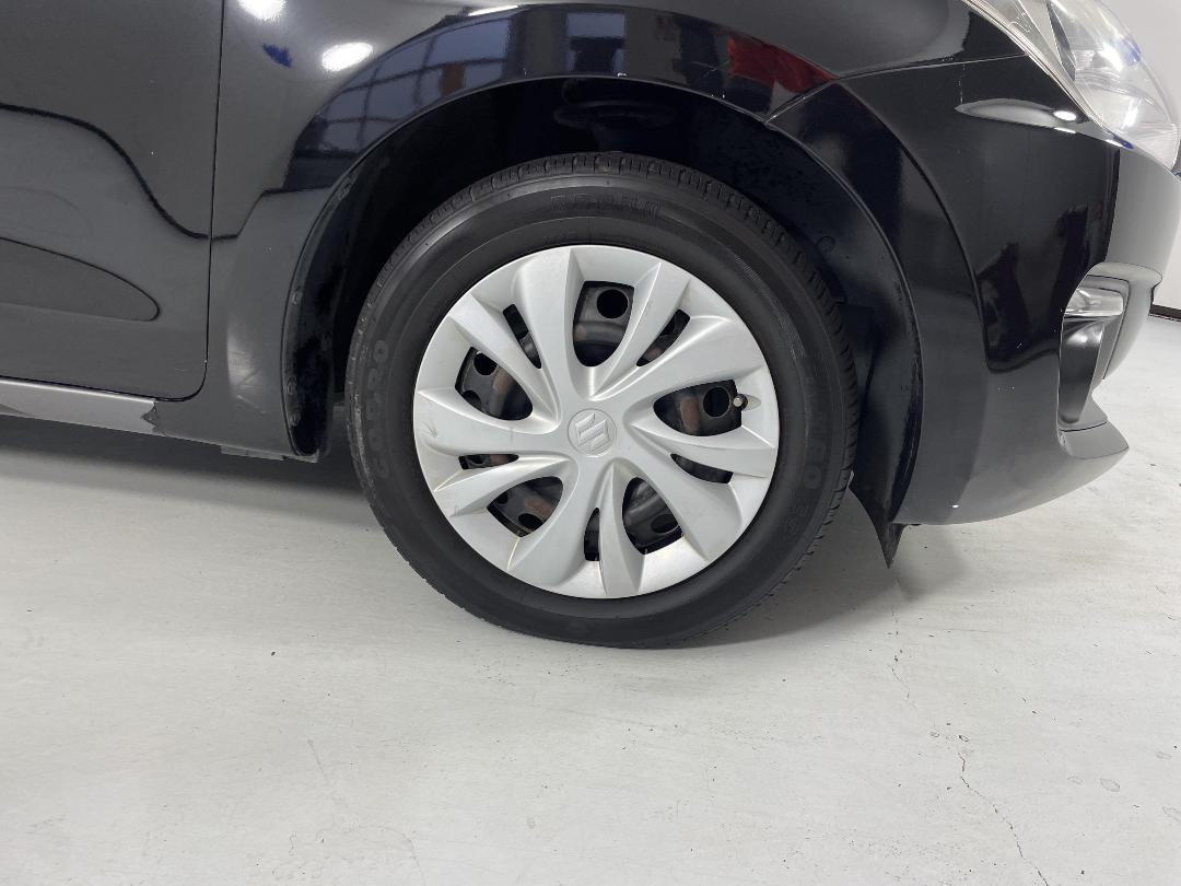 Photo '9' of Suzuki Swift Photo '9' of Suzuki Swift