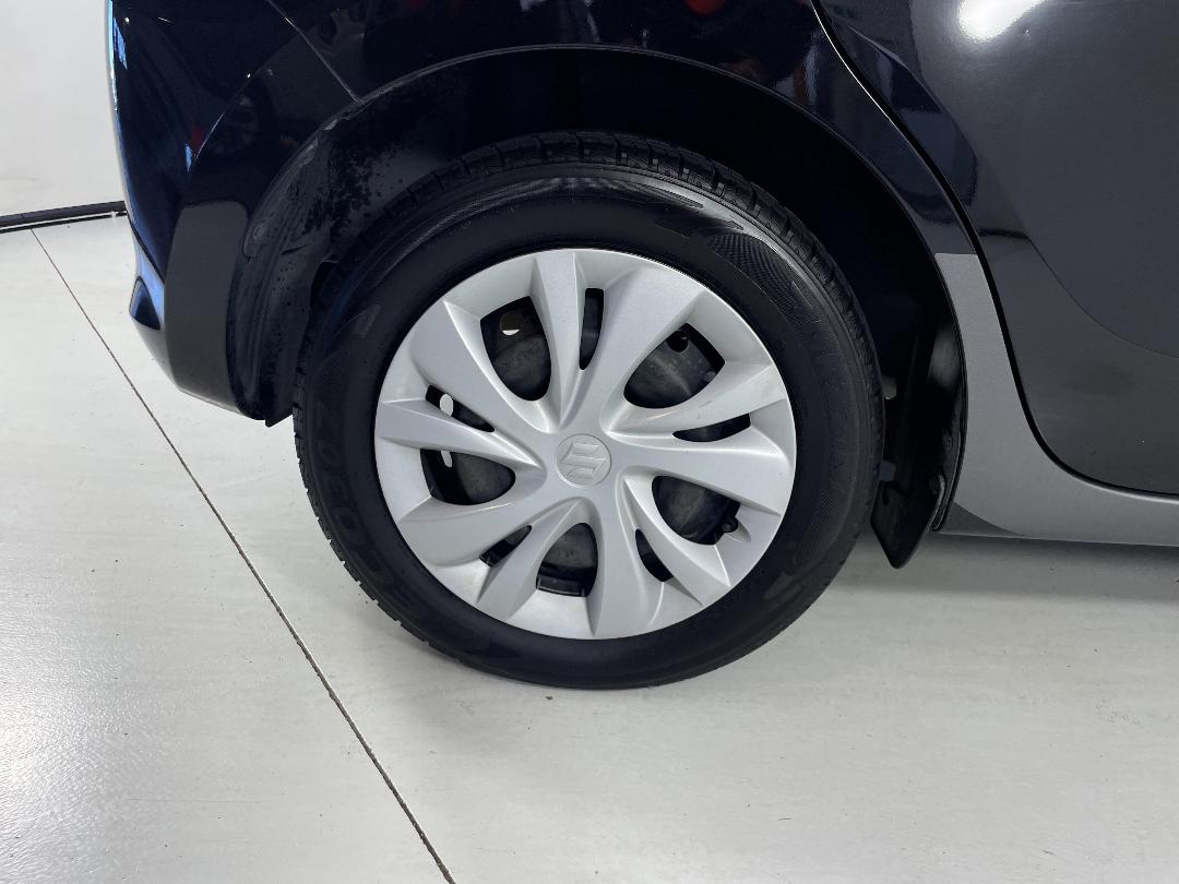 Photo '12' of Suzuki Swift Photo '12' of Suzuki Swift