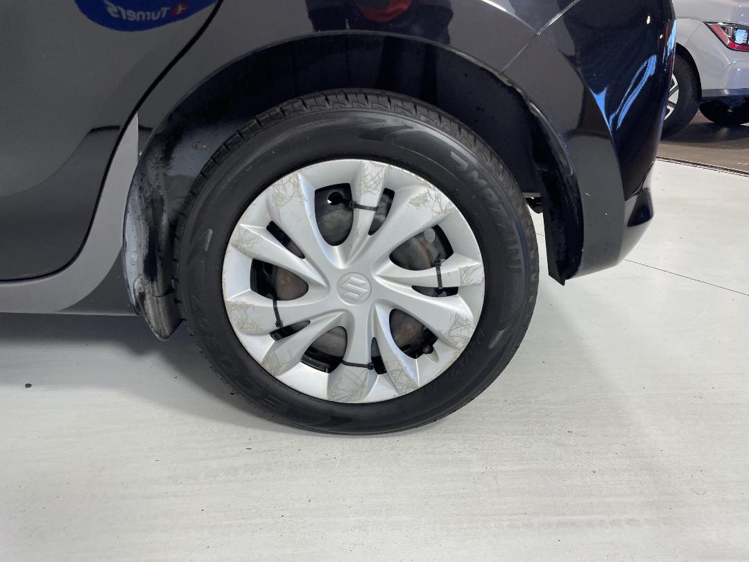 Photo '11' of Suzuki Swift Photo '11' of Suzuki Swift