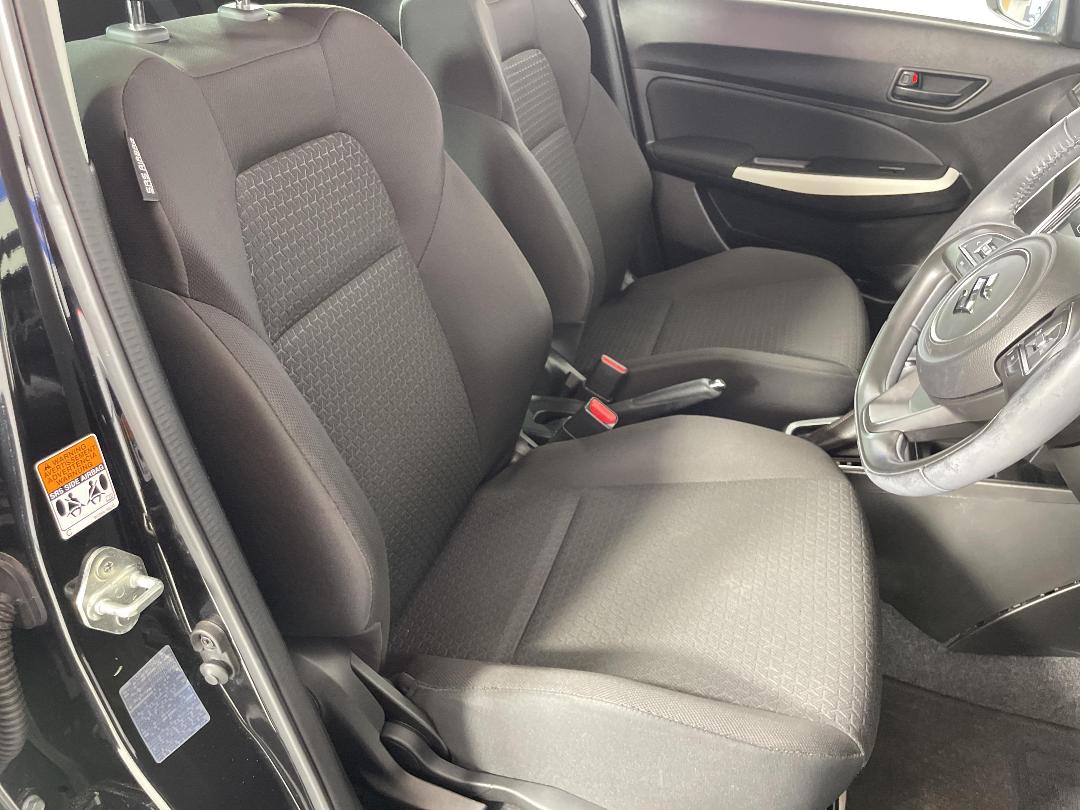 Photo '16' of Suzuki Swift Photo '16' of Suzuki Swift