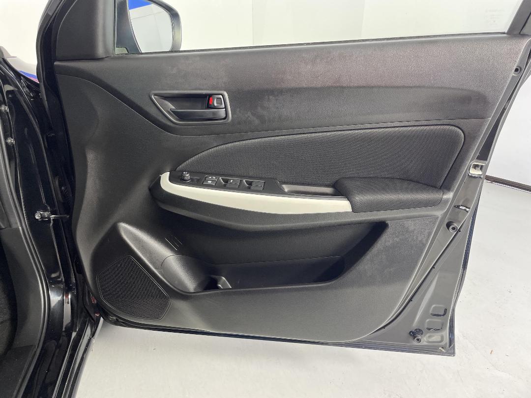 Photo '15' of Suzuki Swift Photo '15' of Suzuki Swift