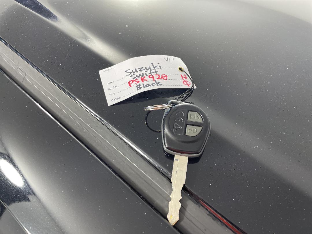 Photo '22' of Suzuki Swift Photo '22' of Suzuki Swift