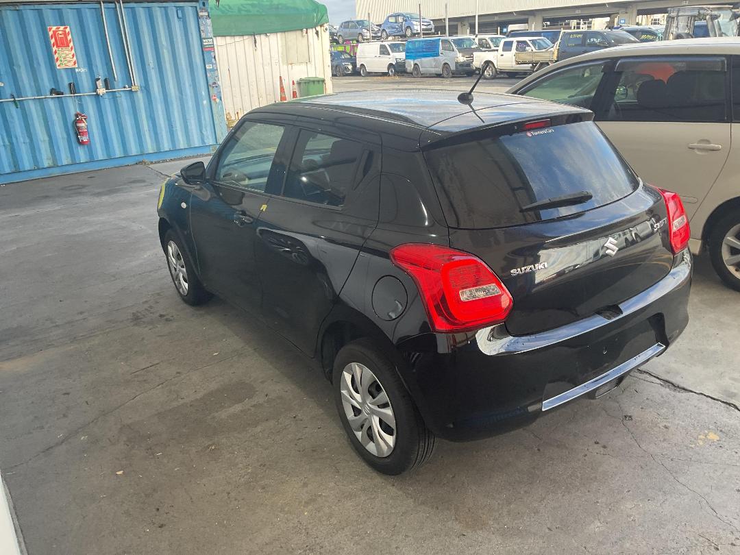 Photo '9' of Suzuki Swift GLC