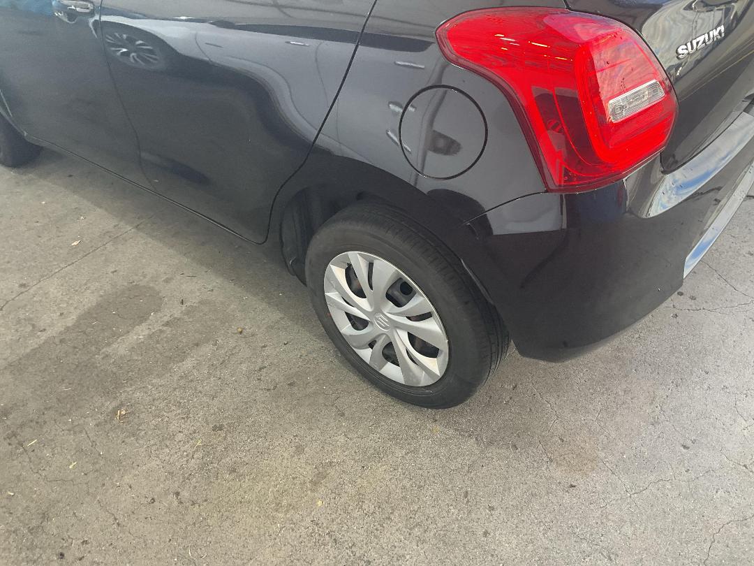 Photo '10' of Suzuki Swift GLC