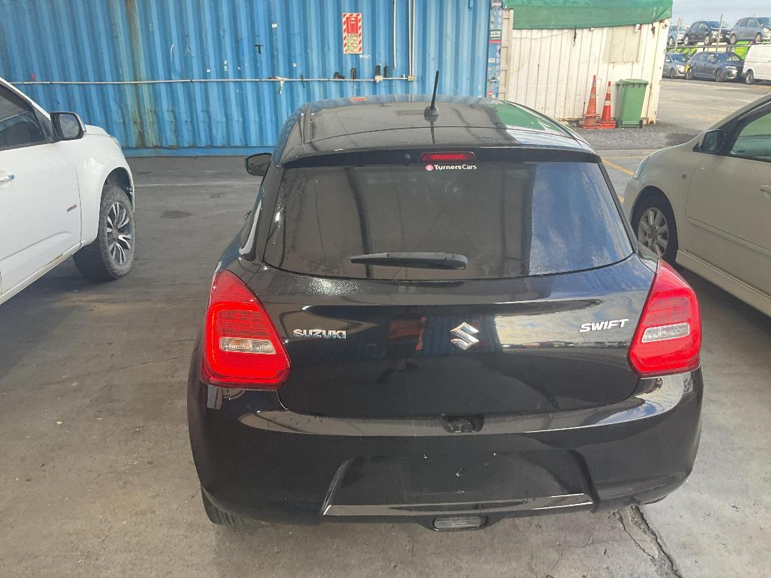 Photo '11' of Suzuki Swift GLC