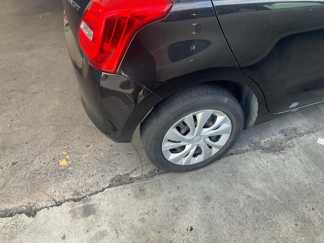 Photo '13' of Suzuki Swift GLC