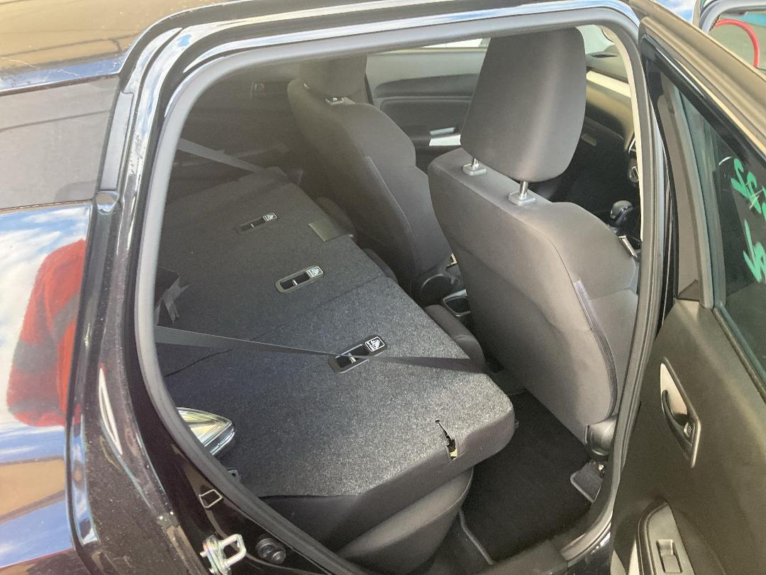 Photo '21' of Suzuki Swift GLC