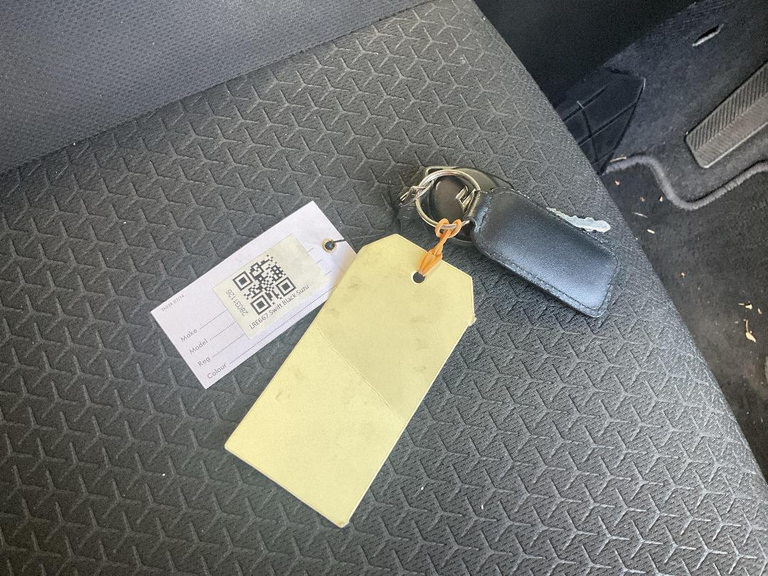 Photo '19' of Suzuki Swift GLC