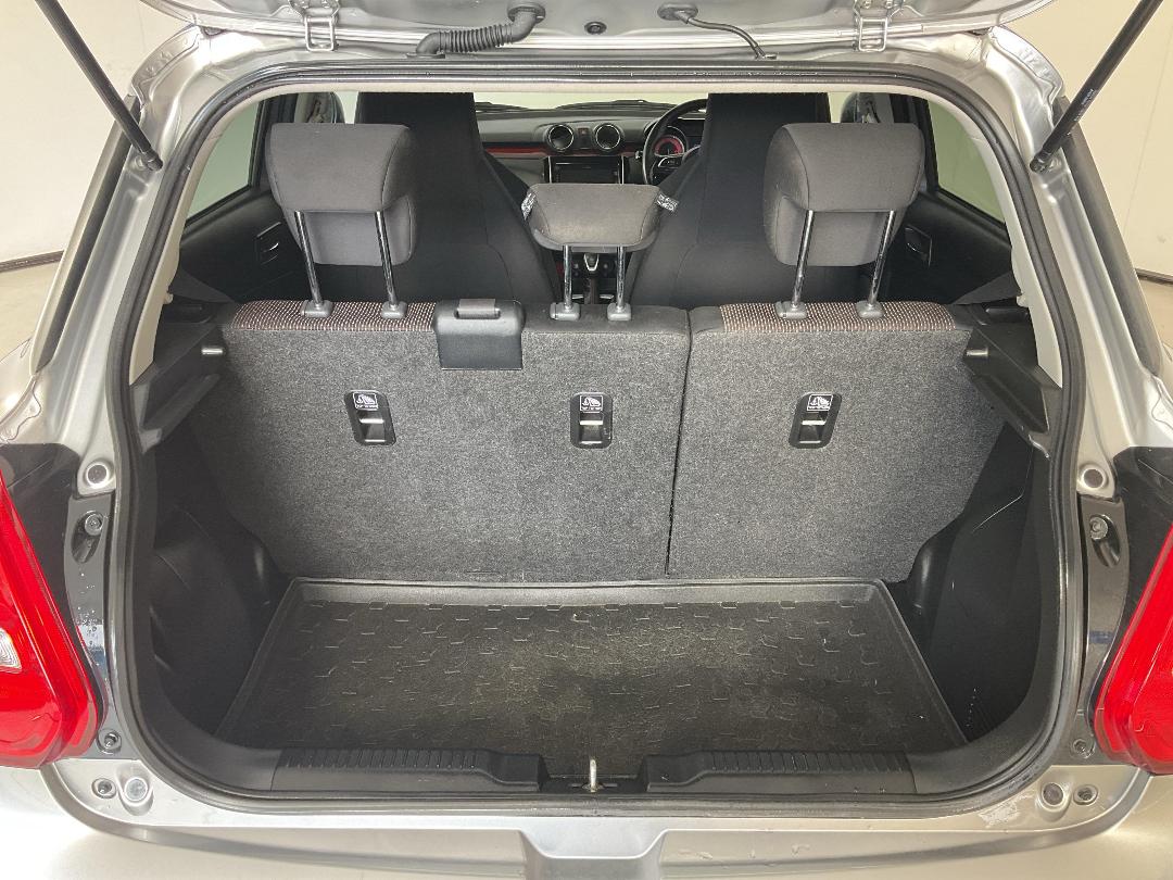 Photo '14' of Suzuki Swift