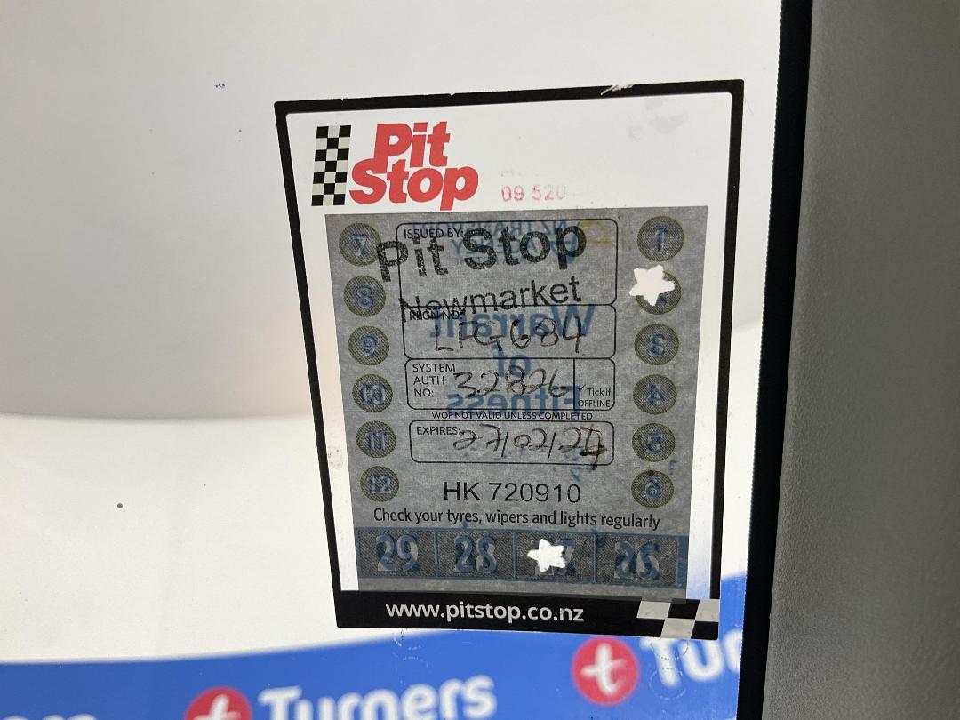 Photo '23' of Suzuki Swift