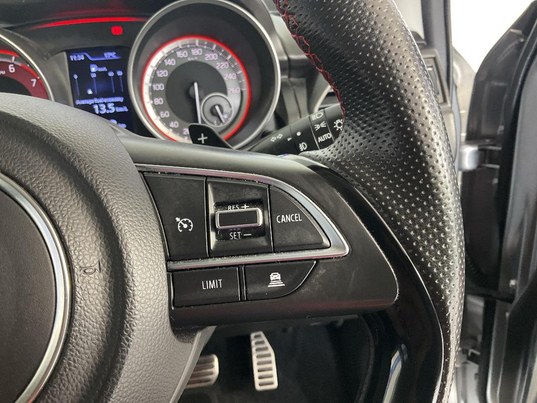 Photo '28' of Suzuki Swift