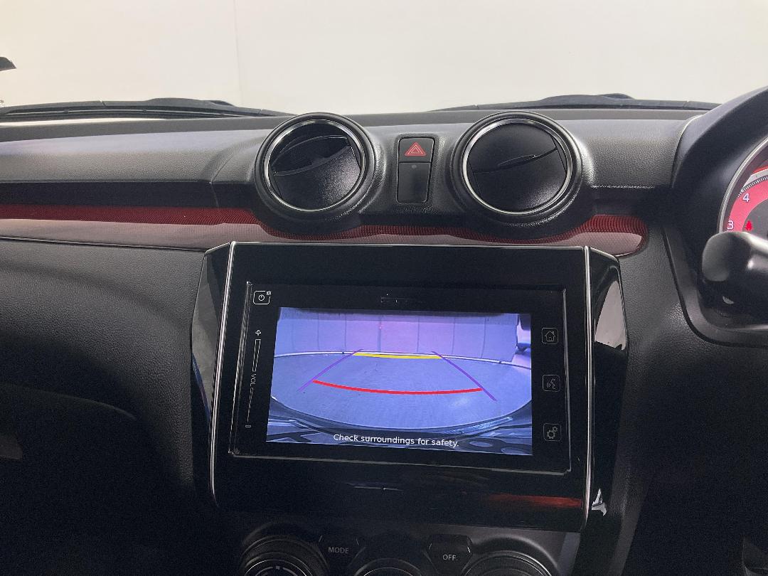 Photo '32' of Suzuki Swift