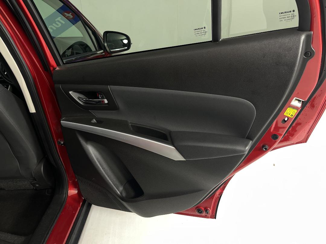 Photo '19' of Suzuki SX4 S-Cross Photo '19' of Suzuki SX4 S-Cross