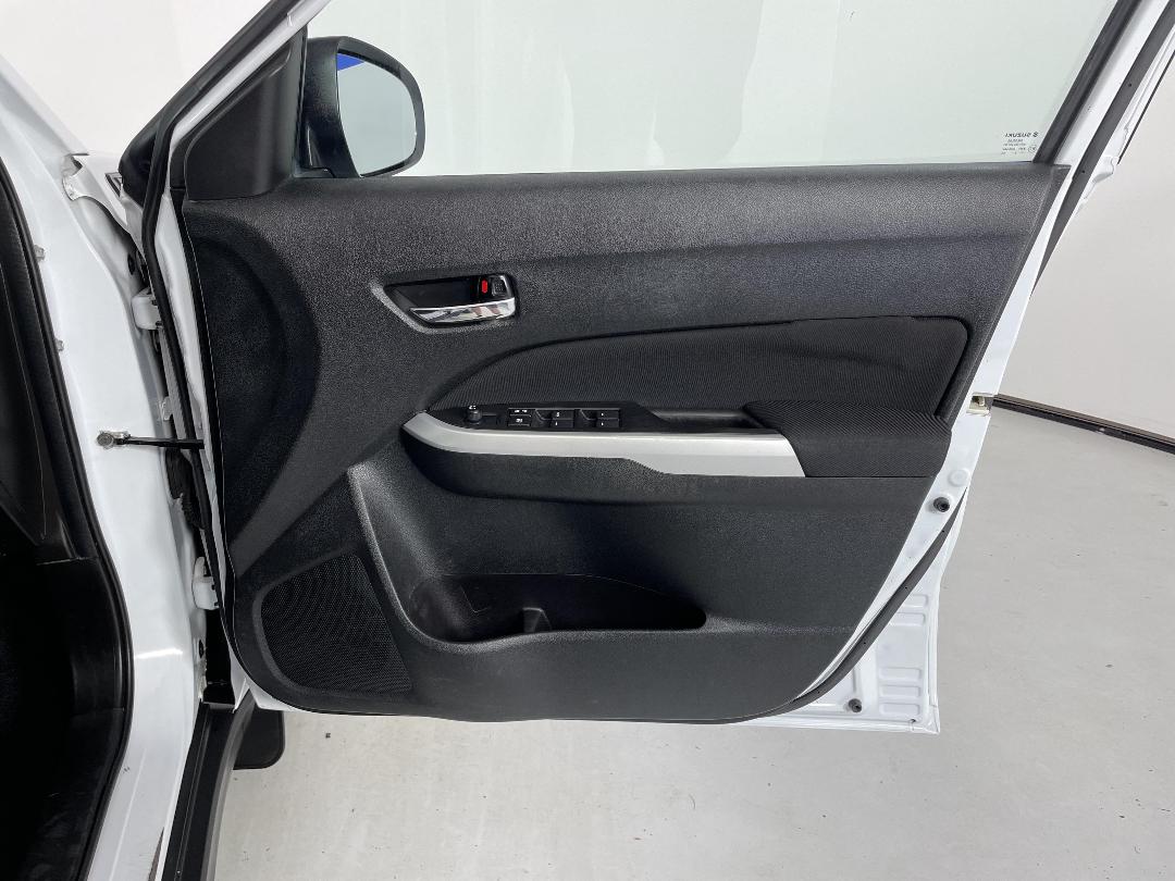 Photo '15' of Suzuki Vitara