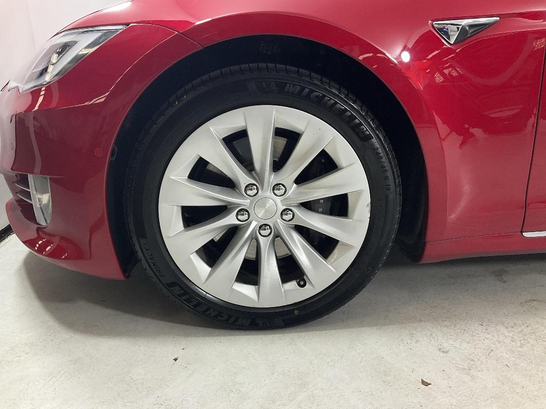 Photo '10' of Tesla Model S