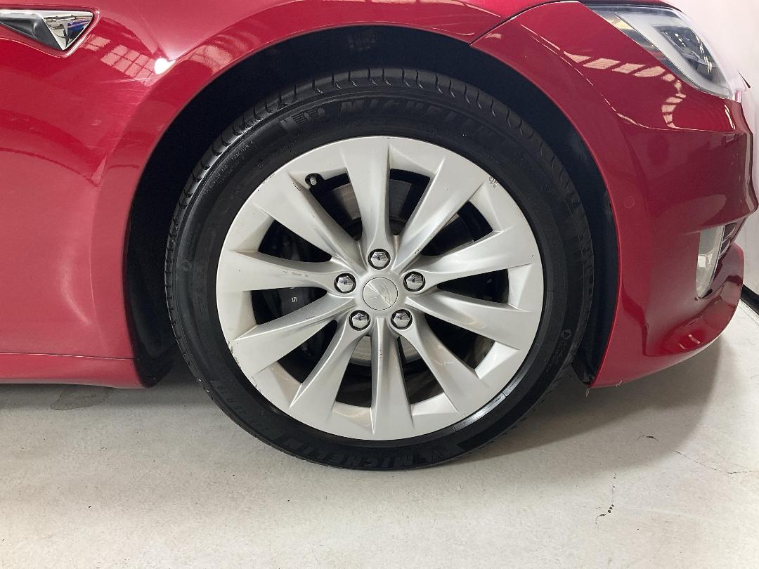 Photo '9' of Tesla Model S