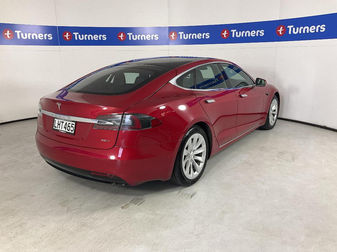 Photo '7' of Tesla Model S