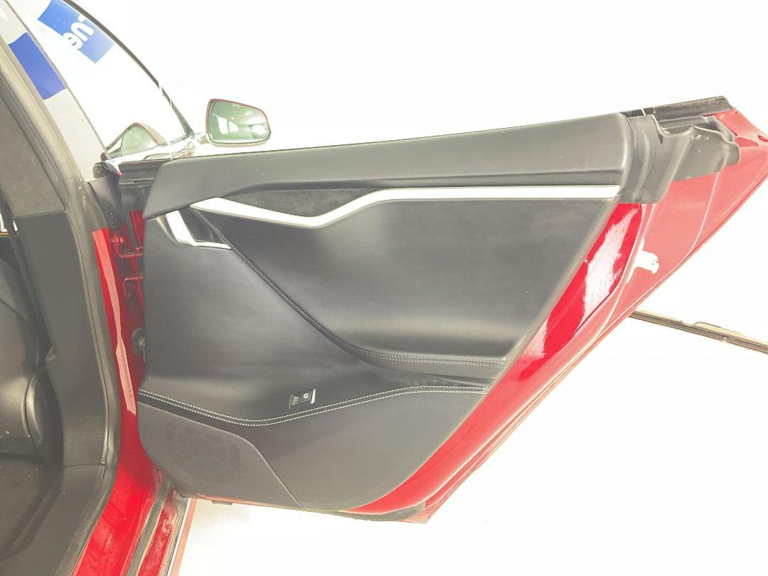 Photo '19' of Tesla Model S