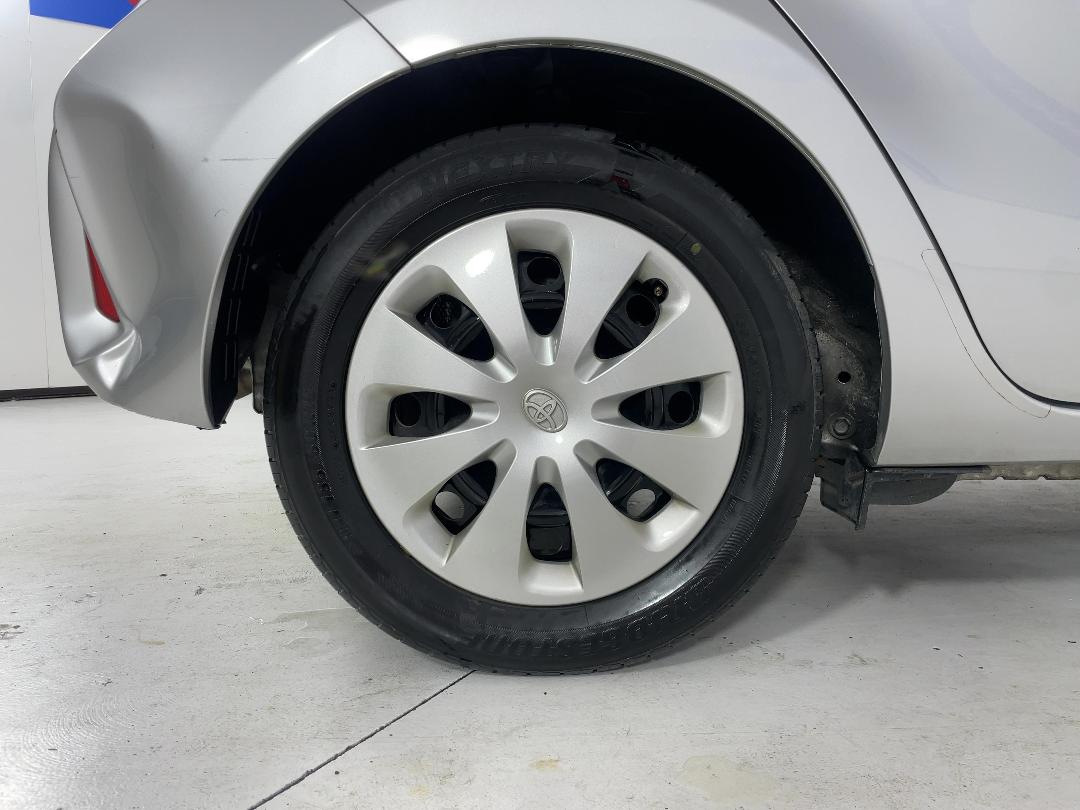 Photo '12' of Toyota Aqua Photo '12' of Toyota Aqua