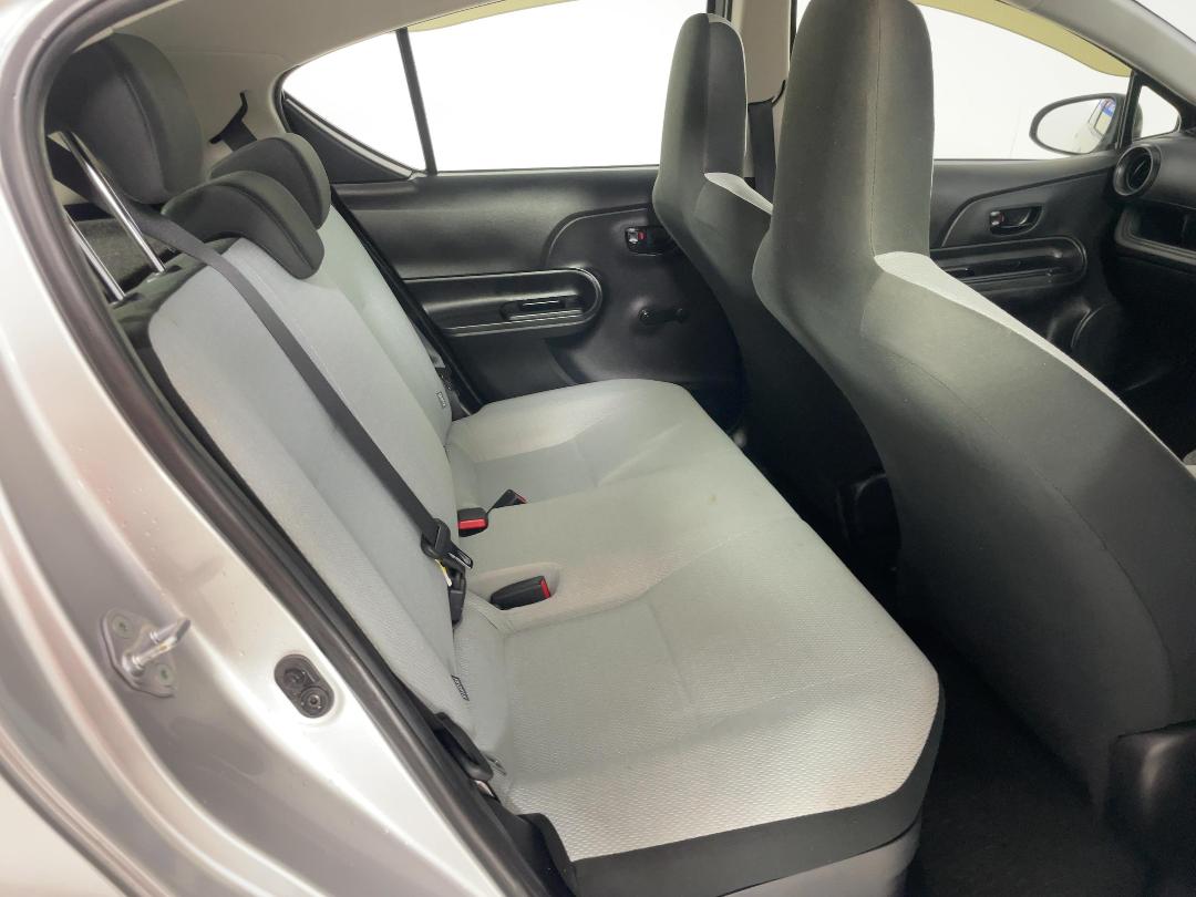 Photo '20' of Toyota Aqua Photo '20' of Toyota Aqua