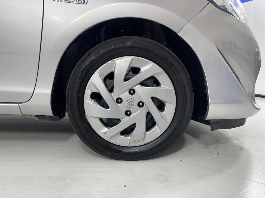 Photo '9' of Toyota Aqua Photo '9' of Toyota Aqua