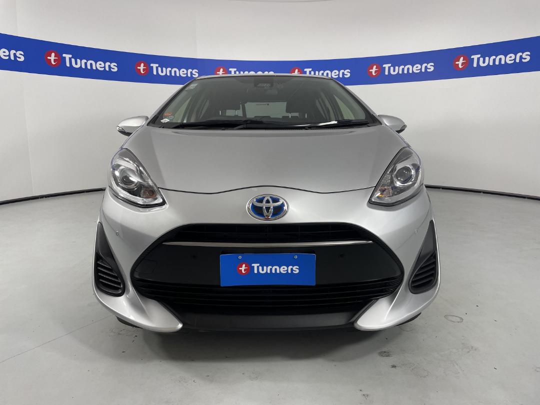 Photo '2' of Toyota Aqua Photo '2' of Toyota Aqua