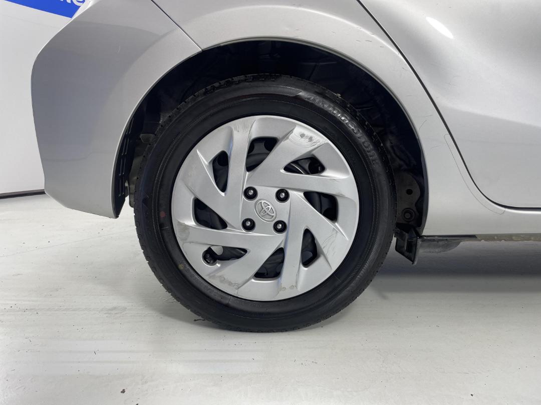 Photo '12' of Toyota Aqua Photo '12' of Toyota Aqua