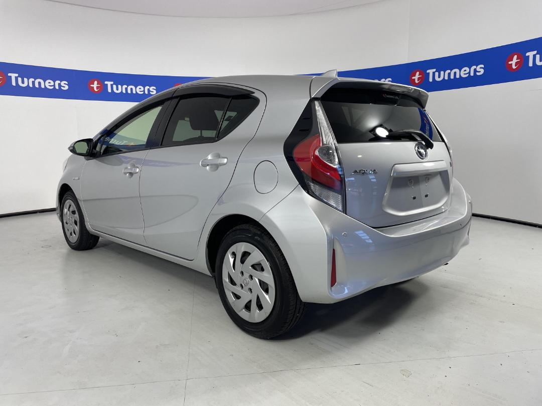 Photo '5' of Toyota Aqua Photo '5' of Toyota Aqua