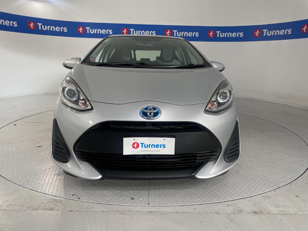 Photo '2' of Toyota Aqua Photo '2' of Toyota Aqua